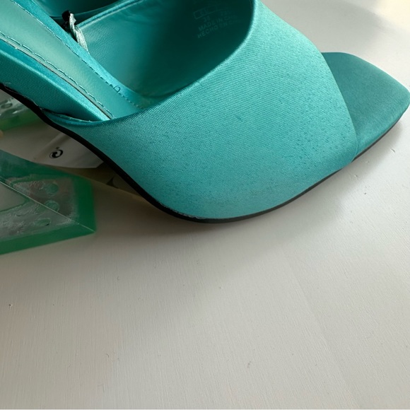 NWT Zara Aqua Blue Satin Mules with Clear Acrylic Heels - Bloggers Fave - Picture 12 of 12